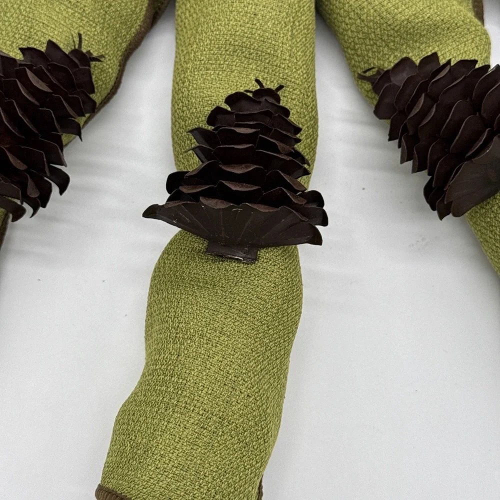 4 Green Cloth Napkins & Cast Iron Pinecone Napkin Rings